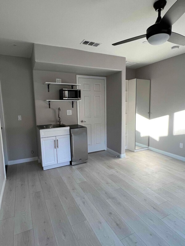 Building Photo - 1 1st St