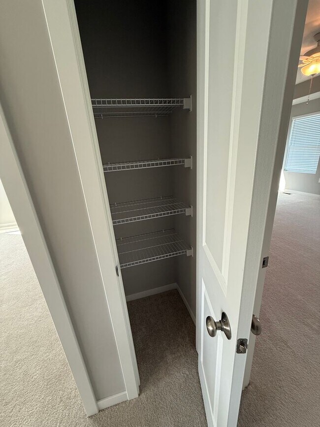 Building Photo - Stunning Westerville Condo with Loft | 2,086 Sq Ft | Garage | Move-In Ready