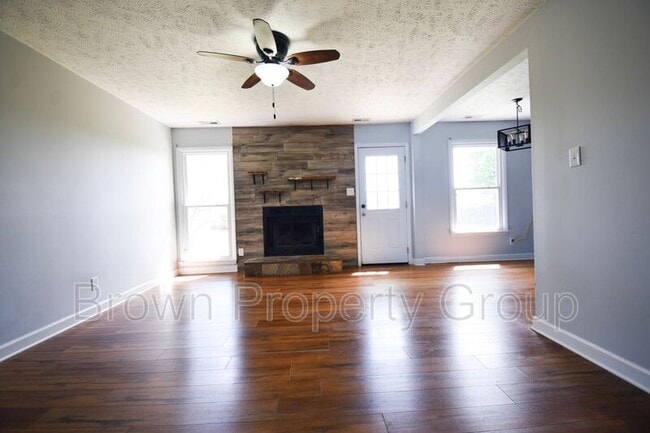 Building Photo - 2209 Rustic Trail