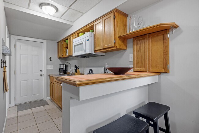 Building Photo - 792 Grove St