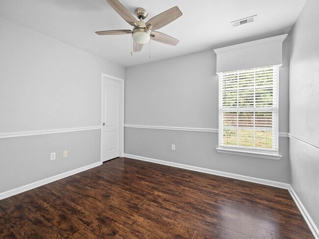 Building Photo - Charming 3BR 2-1/2 Bath in Spartanburg – S...