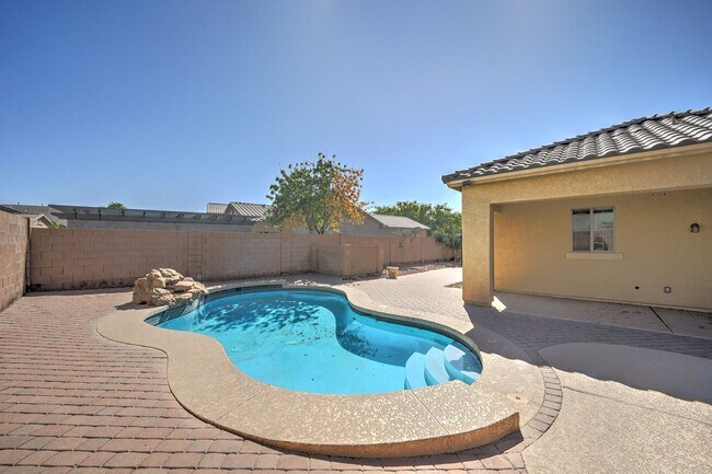 Building Photo - AVAILABLE NOW IN SHAMROCK ESTATES GILBERT!!!