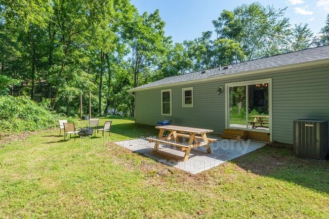 Building Photo - 63 Dryman Mountain Rd