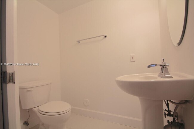 Building Photo - 6362 Collins Ave