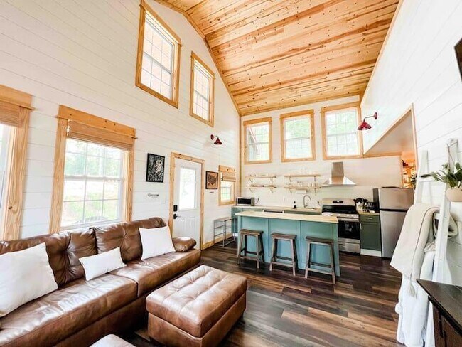 Building Photo - 449 Burbano Creekside Lndg