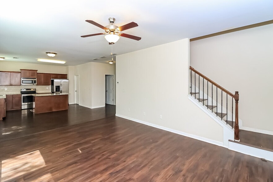 Building Photo - 360 Darbys Run Ct