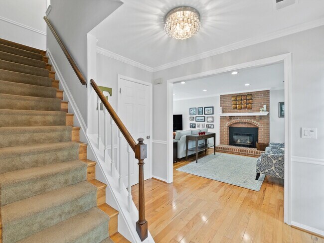 Building Photo - Your Dream Home Awaits!