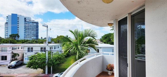 Building Photo - 7601 Dickens Ave