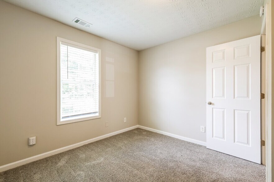 Building Photo - 3391 Kittery Dr SW