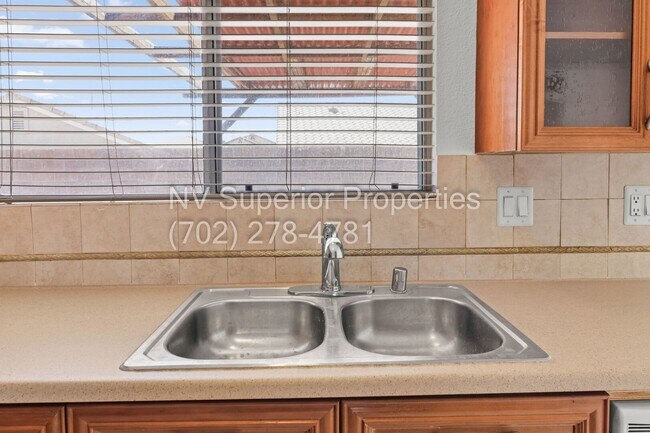 Building Photo - SW!! Spring Valley!! Single Story!!! Covered Patio!!! Fire Place!! Pet Friendly!!! Community Park...