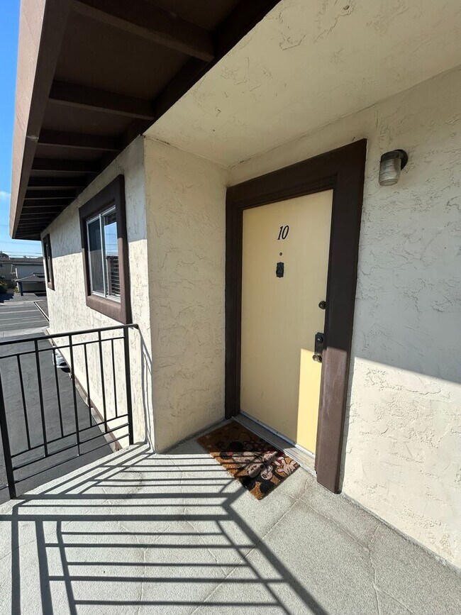 Building Photo - 255 E Romie Ln