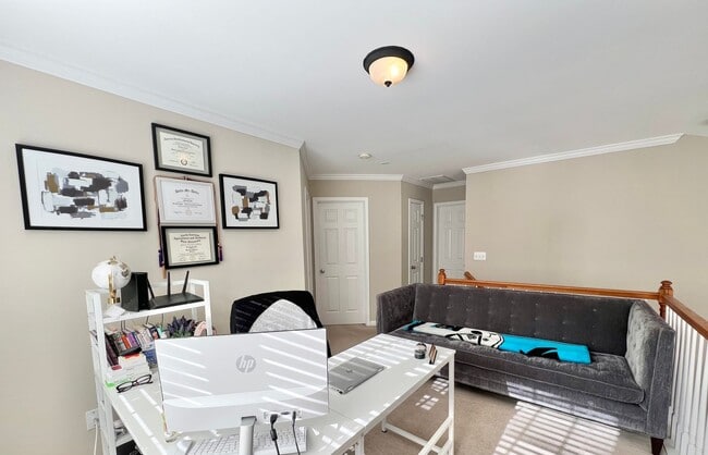 Building Photo - Beautiful 3BD, 2.5BA Raleigh Townhome in t...