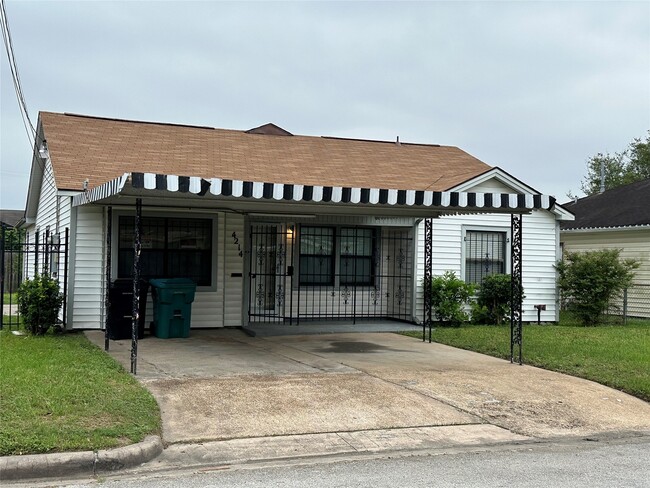 Primary Photo - 4214 Gano St