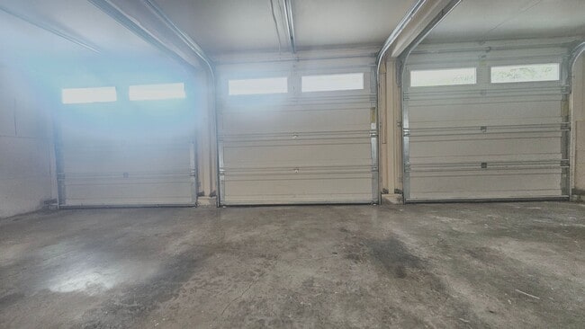 Building Photo - Mercer Island gem - 4 BD 2.5 Ba in Beautiful Mercer Island with new heat pump installed