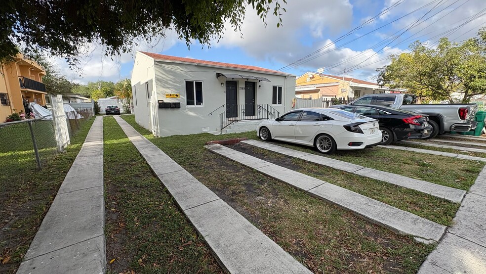 Building Photo - 2165 NW 23rd St