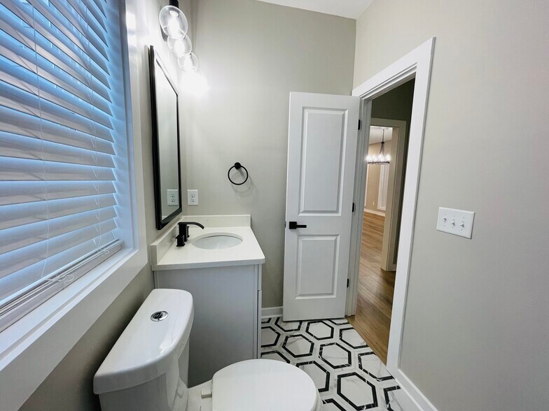 Building Photo - 3189 Jackson St