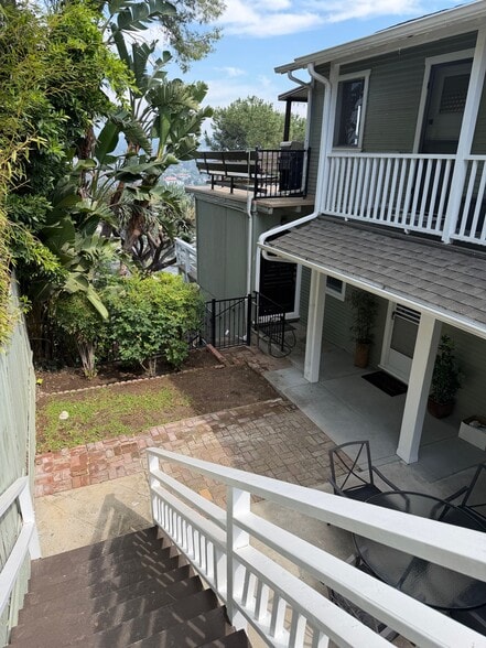 Lower Unit with Patio area - 518 1/2 Crane Blvd