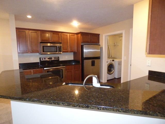 Building Photo - Brittany Place Condo!