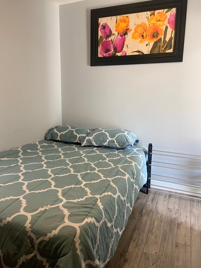 Building Photo - 1238 S State Ave