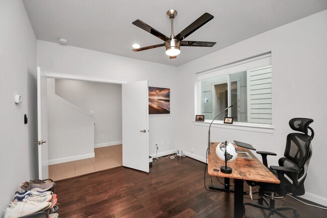 Building Photo - 326 Eado Park Cir