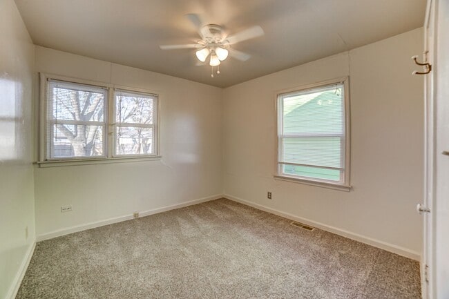 Building Photo - 3 Bed | 1 Bath