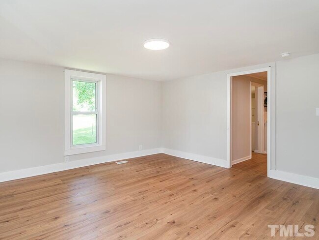 Building Photo - 234 Hatch St