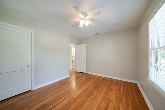 Building Photo - 1732 Watterson Rd