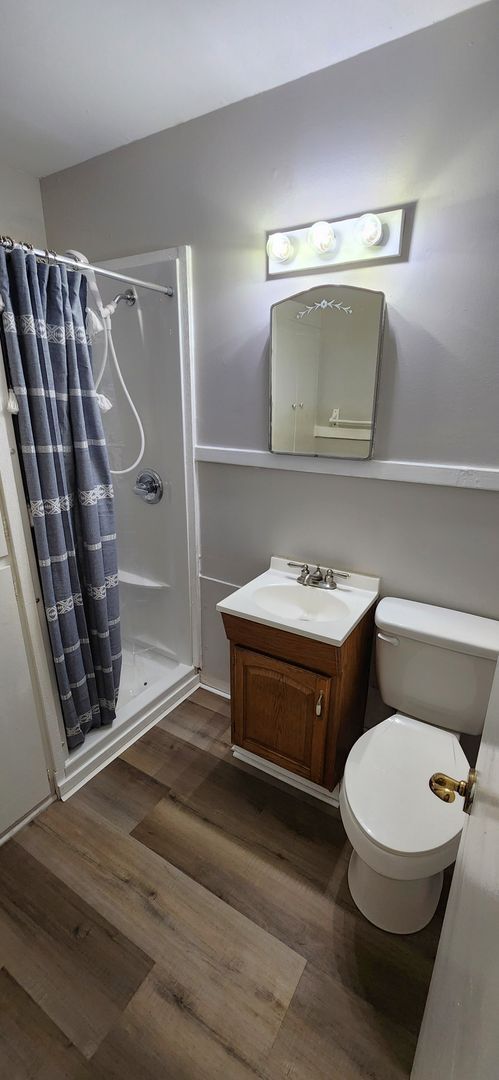 Building Photo - Great 3 bedroom 2 bath rancher at an amazi...
