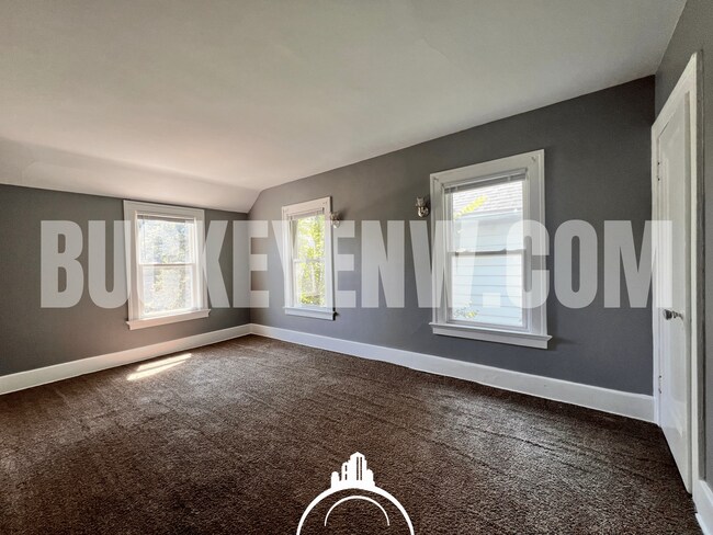 Building Photo - 1308 Thatcher Dr