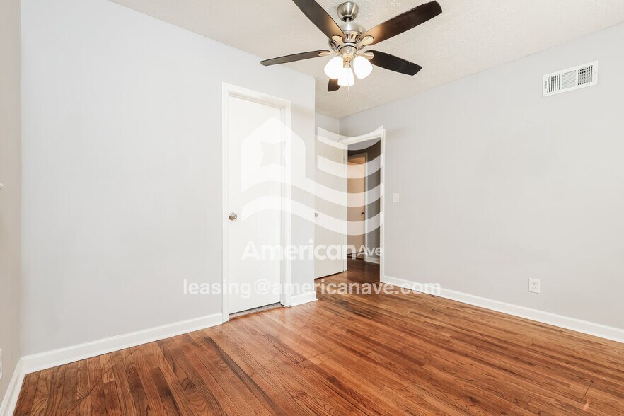 Building Photo - 2904 Doyle Ave