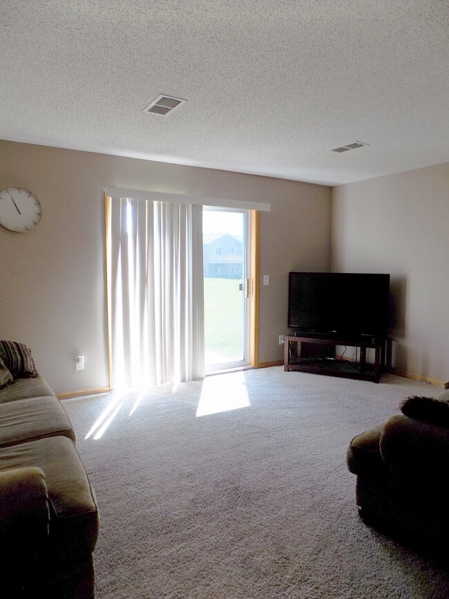 Building Photo - 9136 Goodrich Dr