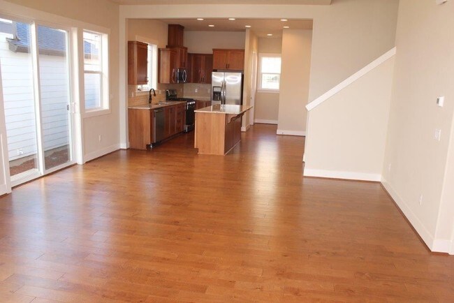 Building Photo - 15247 NW Rossetta St