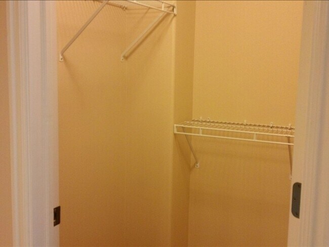 Building Photo - Cambria Townhome End Unit for Rent