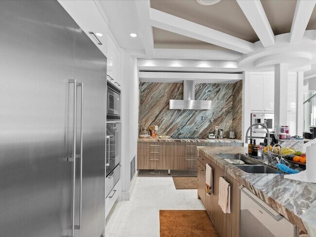 Building Photo - 3917 S Le Jeune Rd