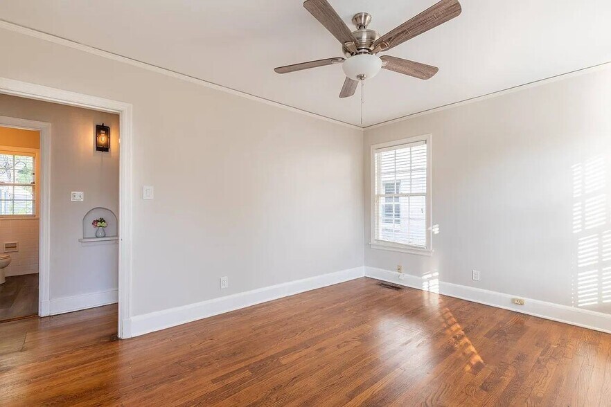 Building Photo - 380 Holmes Cir
