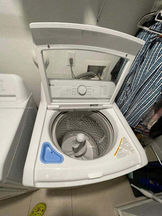 Building Photo - 11541 NW 79th Ln