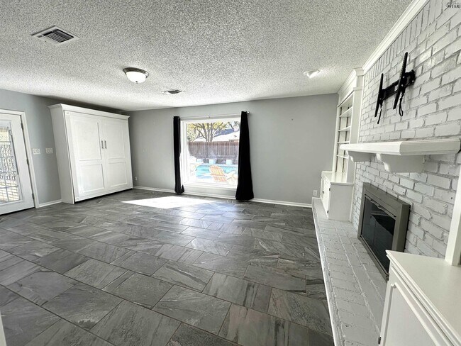 Building Photo - 4513 Martinique