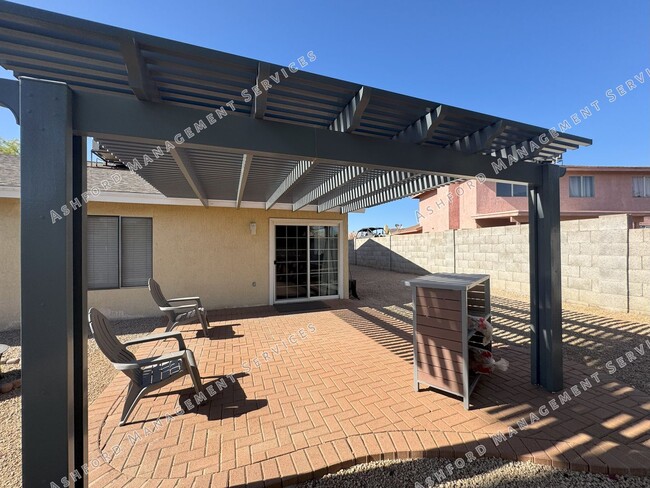 Building Photo - BEAUTIFULLY REMODELED 3 BEDROOM HOME WITH ...