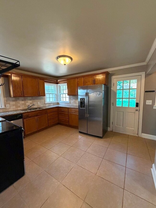 Building Photo - Renovated 2 Story, Large Lot, 3 Bedrooms and 2 1/2 bathrooms