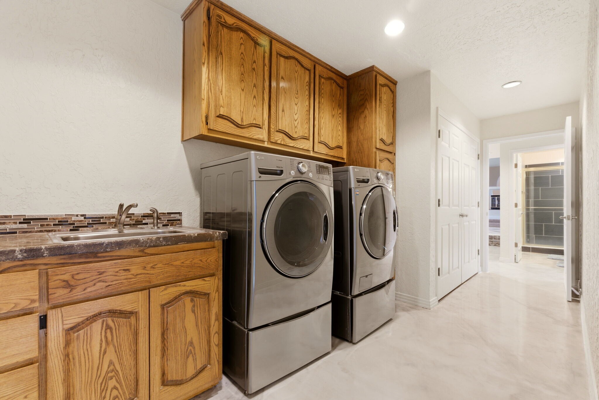 Building Photo - 9706 Tanoan Dr NE