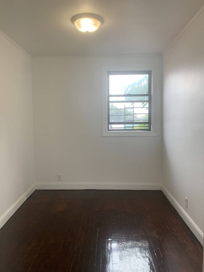 Building Photo - 1423 Noble Ave