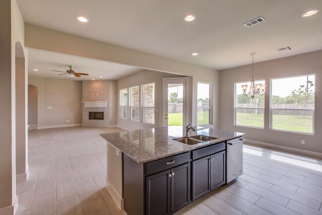 Building Photo - 76 Palmero Way