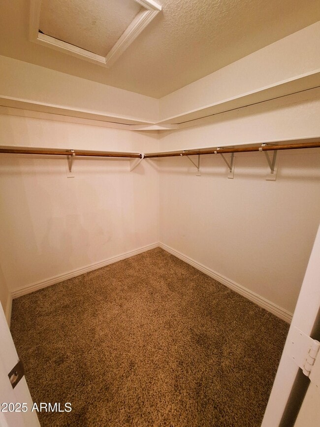 Building Photo - 8512 W Tuckey Ln