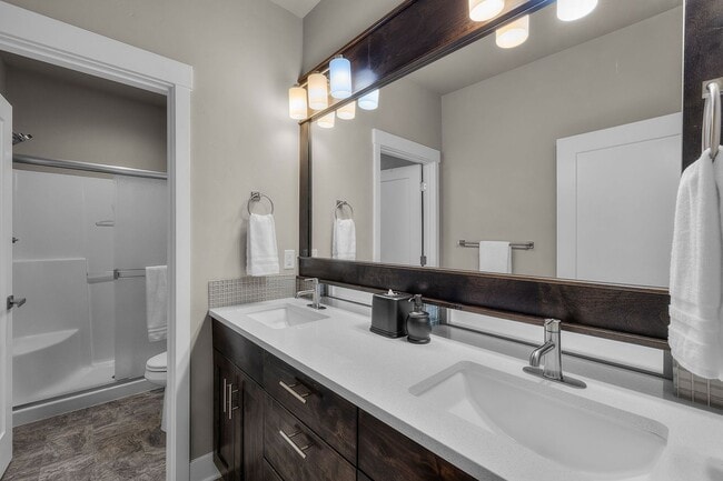 Building Photo - Triple Ridge 3 bed 3 bath home, Pool Access, A/C, Flexible Living Space!