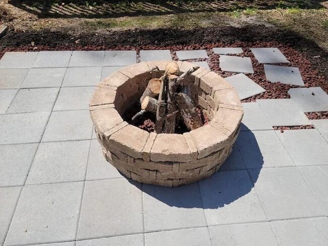 Building Photo - 3749 Pin Oak Cir