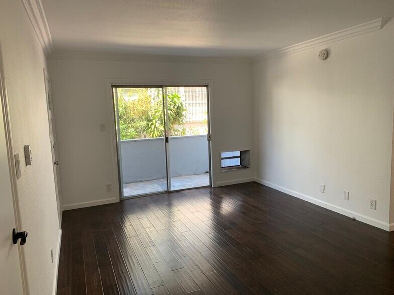 balcony view - 8843 Alcott St