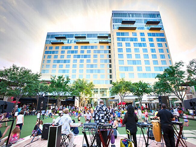 Building Photo - 8277 Kingsbrook Rd