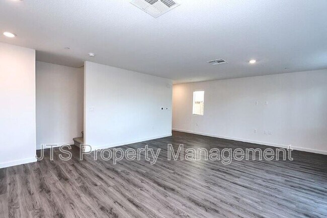Building Photo - 2097 Shady Tree Cir