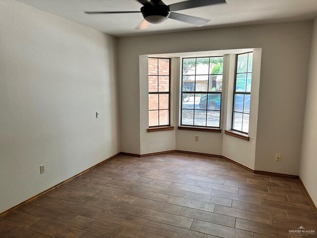 Building Photo - 1105 Cardinal Ave