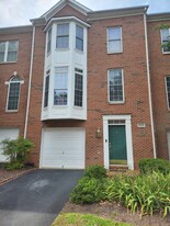 Building Photo - 4206 Lower Park Dr